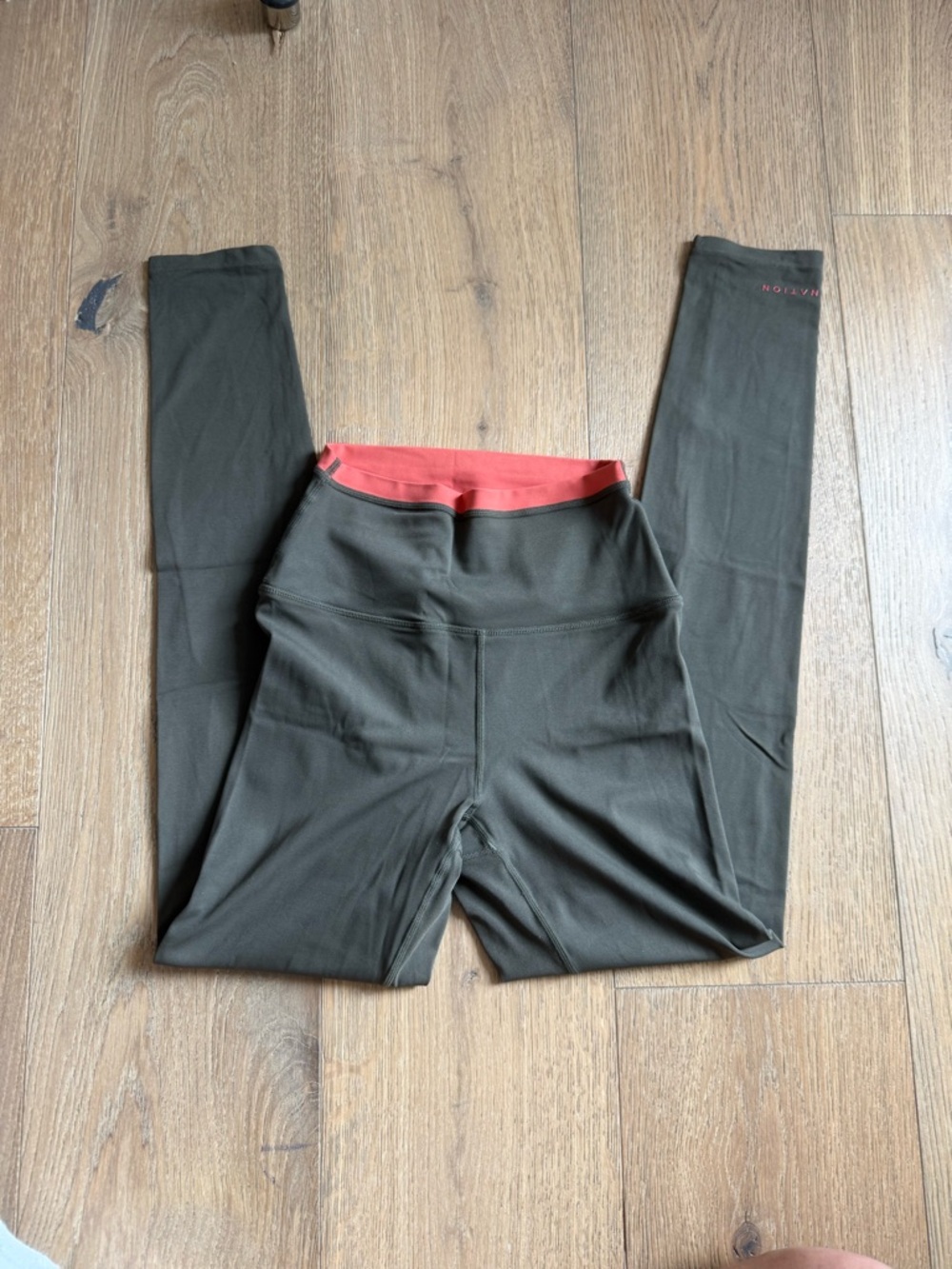 P.E Nation leggings army green and coral
